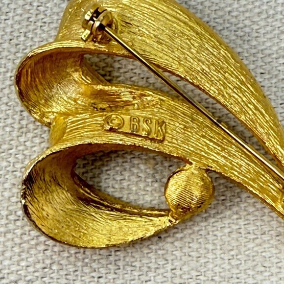 BSK Vintage Brooch MCM Mid-Century Classic Gold-Tone Faux‎ Pearl Signed - Picture 7 of 9